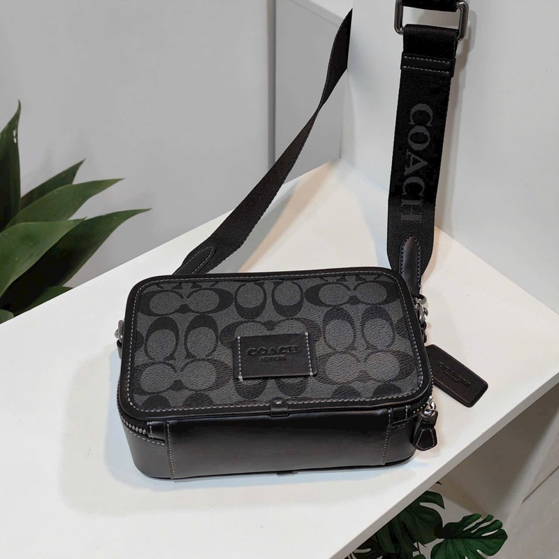 Túi nam Coach Wyatt Crossbody dáng đeo chéo mini