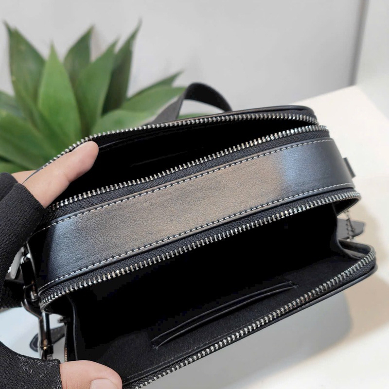 Túi nam Coach Wyatt Crossbody dáng đeo chéo mini