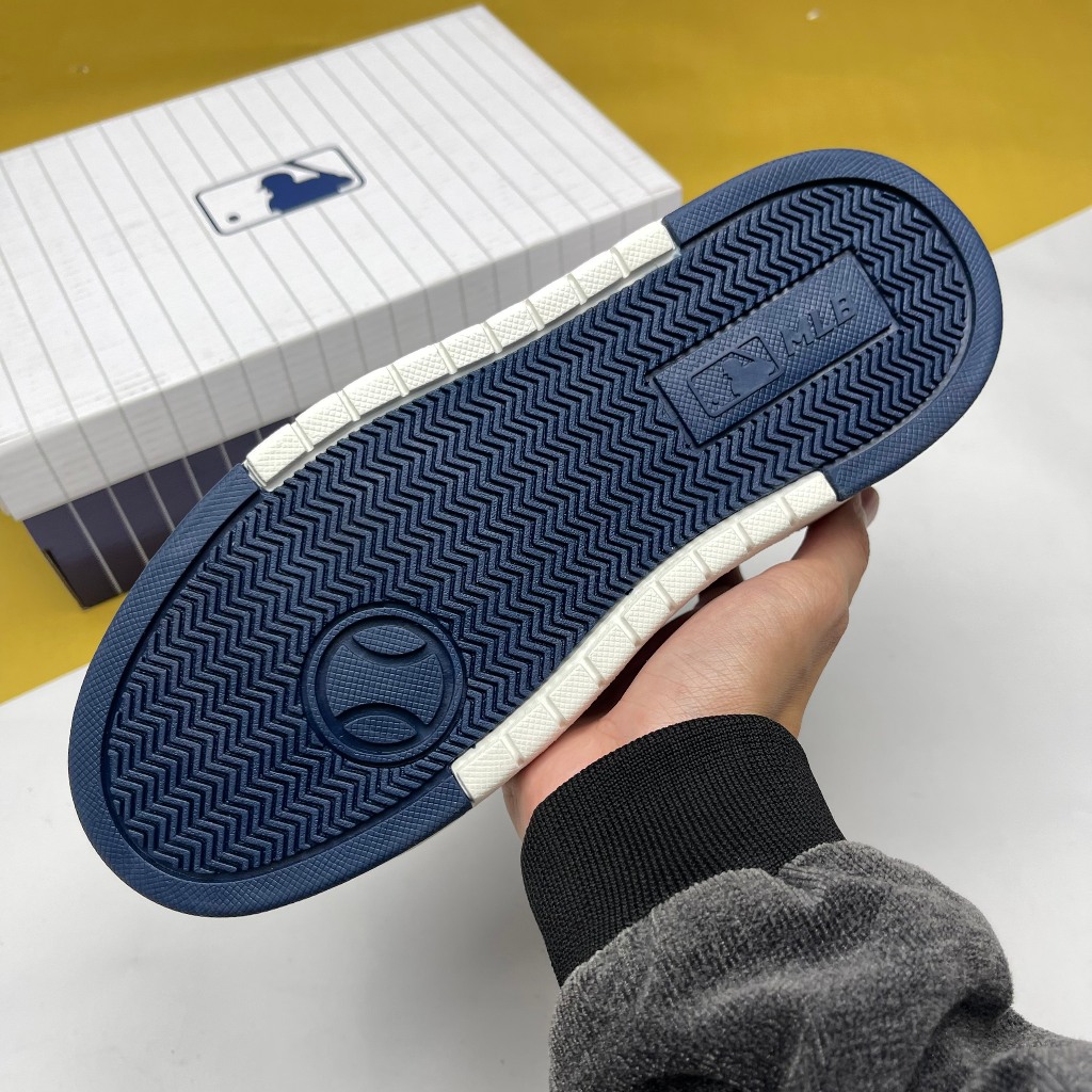 Giày MLB Chunky Liner Mid Denim New York Yankees Sox, MLB Liner Mid NY Trắng Xanh Biển Denim - Than.Shoes
