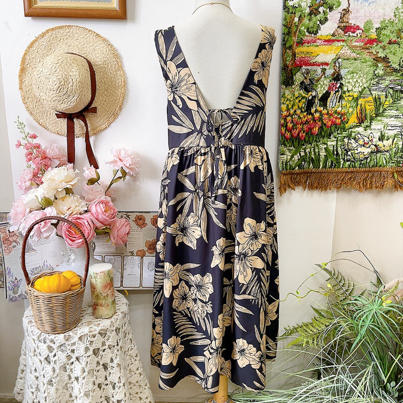 Đầm midi đen hoa siêu xinh