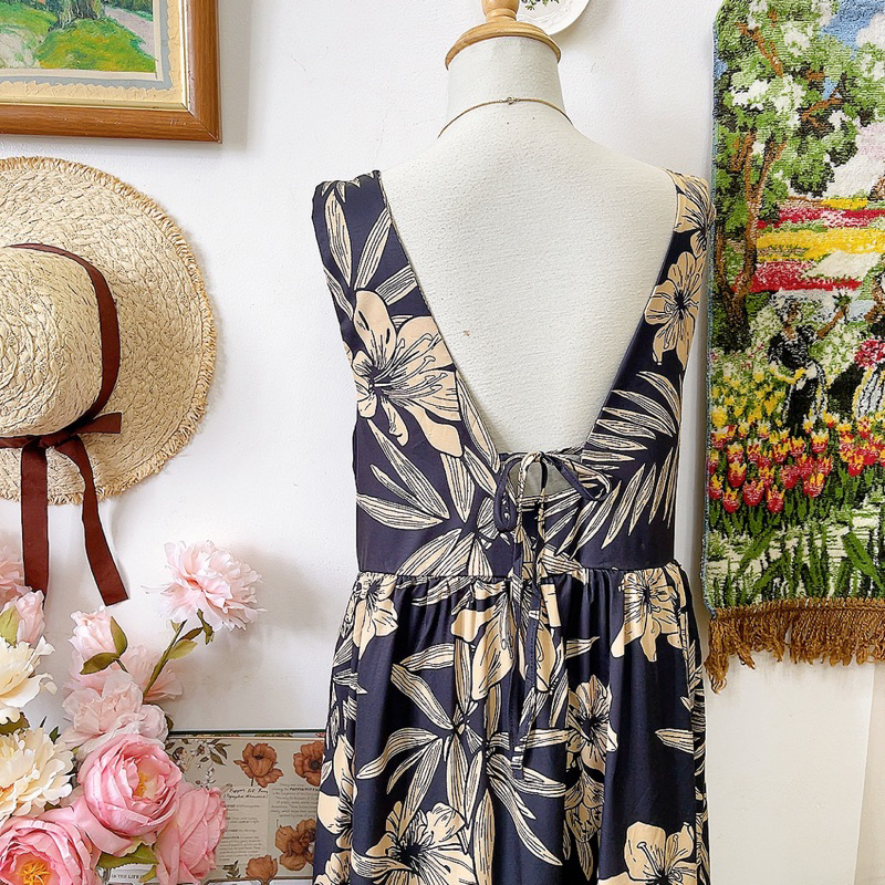 Đầm midi đen hoa siêu xinh