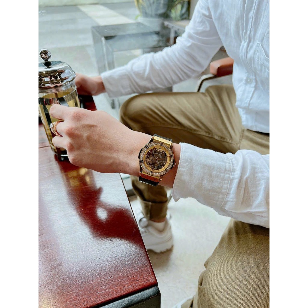 ĐỒNG HỒ NAM HUBLOT VEDOME GOLD NIỀNG ĐÁ ỐNG- DÂY DA- 42mm- AUTOMATIC- CHỐNG NƯỚC- BẢO HÀNH 24 THÁNG