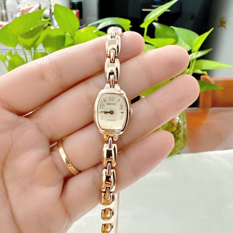 Đồng hồ nữ si nhật dáng lắc tay hiệu Seiko Tisse, dây khoá zin