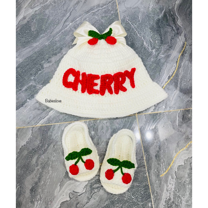 Mũ len cho bé mẫu cherry mới 2024