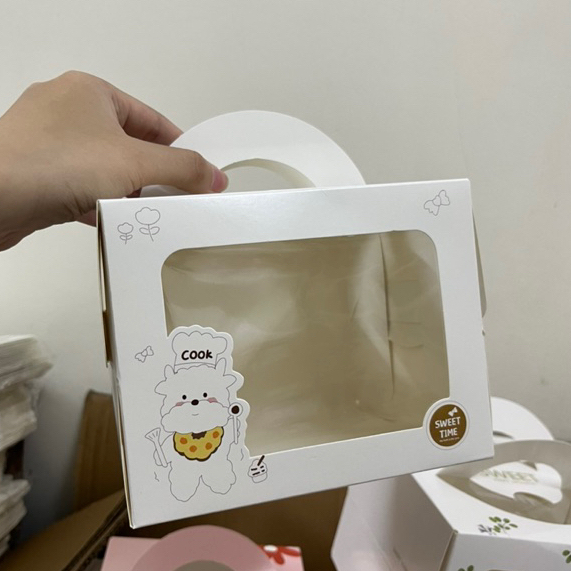 Hộp mini bento đựng bánh kem sinh nhật mini, tặng kèm đế, kích thước 16x16x12.5