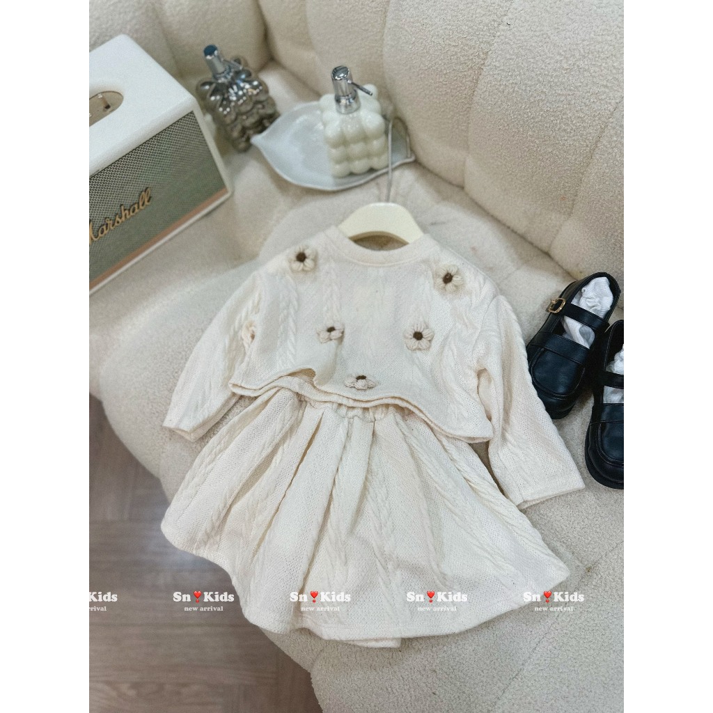 Set váy len đính hoa dệt bé gái
