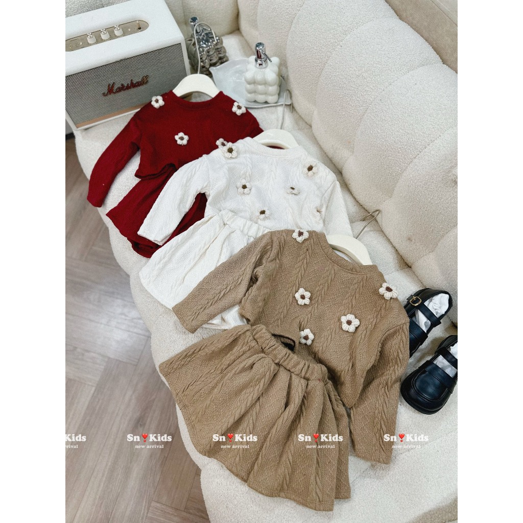 Set váy len đính hoa dệt bé gái