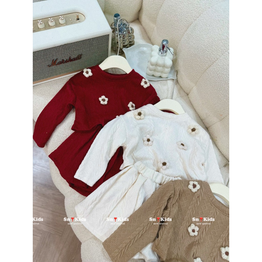 Set váy len đính hoa dệt bé gái