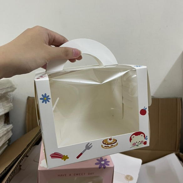 Hộp mini bento đựng bánh kem sinh nhật mini, tặng kèm đế, kích thước 16x16x12.5