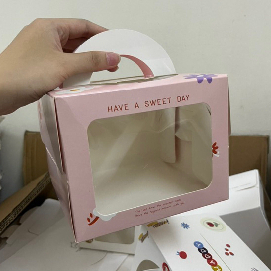 Hộp mini bento đựng bánh kem sinh nhật mini, tặng kèm đế, kích thước 16x16x12.5