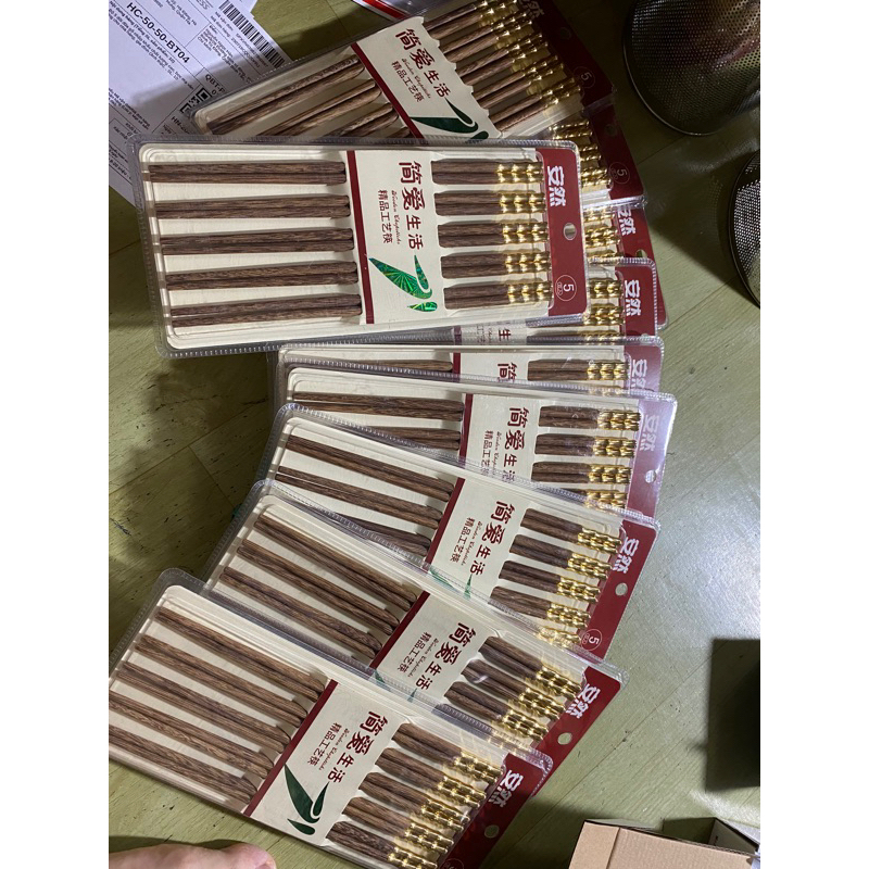 Đũa gỗ nhập khẩu chất lượng cao, hàng đẹp, đc bọc mạ vàng dùng cho nhà hàng, gia đình  BỘ 5 ĐÔI