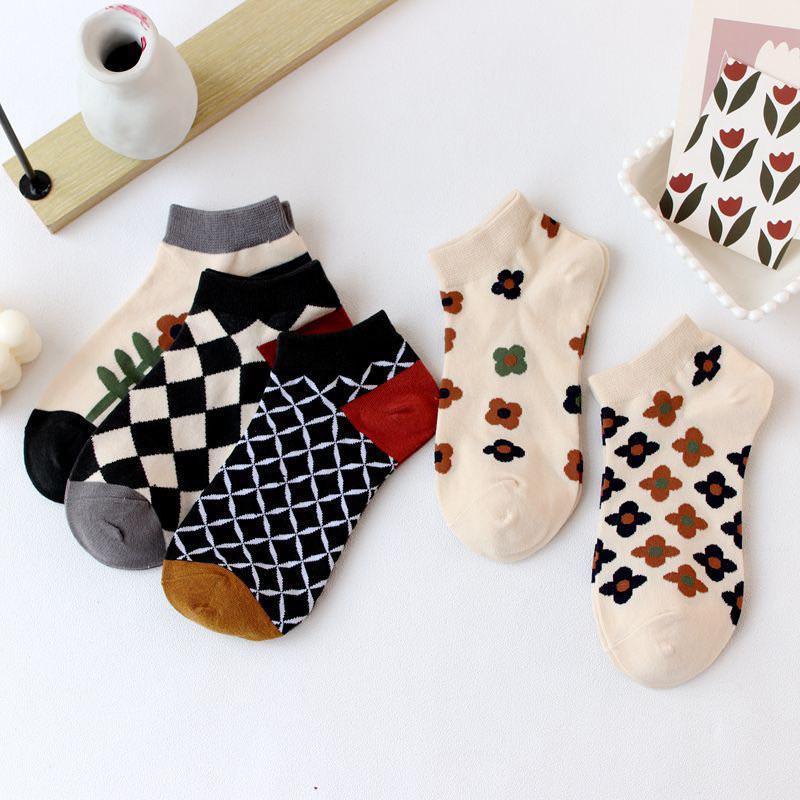 Tất vớ cổ ngắn hình bông hoa phong cách Vintage