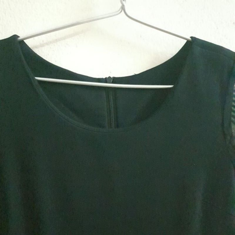 Váy thun đen thêu hoa