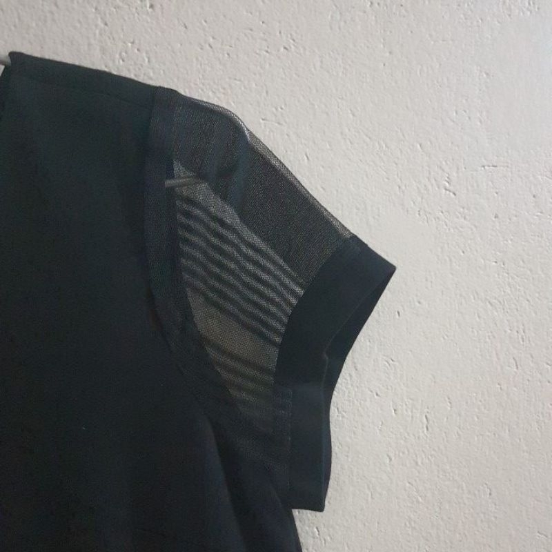 Váy thun đen thêu hoa