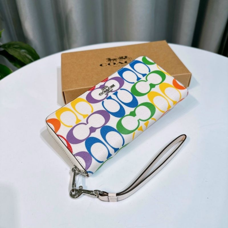 VÍ COACH Long Zip Around Wallet In Rainbow