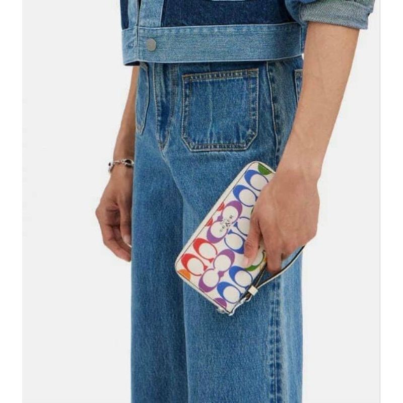 VÍ COACH Long Zip Around Wallet In Rainbow