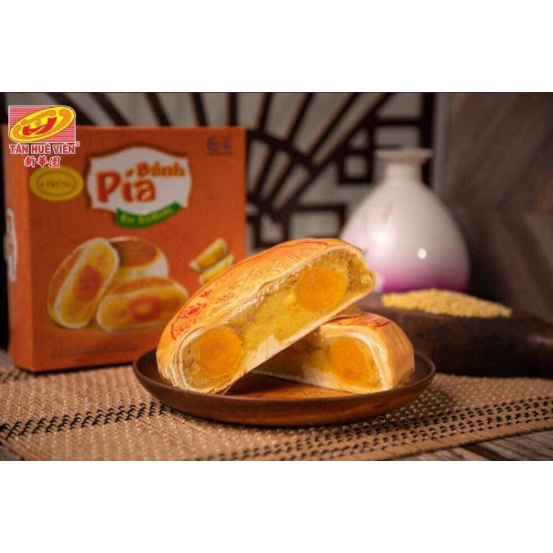 Bánh pía khổng lồ 500 4 trứng Tân Huê Viên