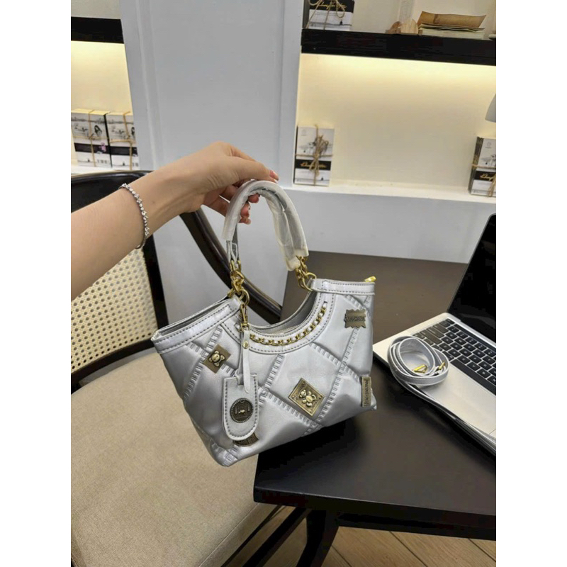 Túi xách viền xích