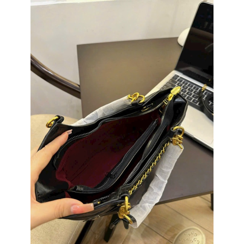 Túi xách viền xích