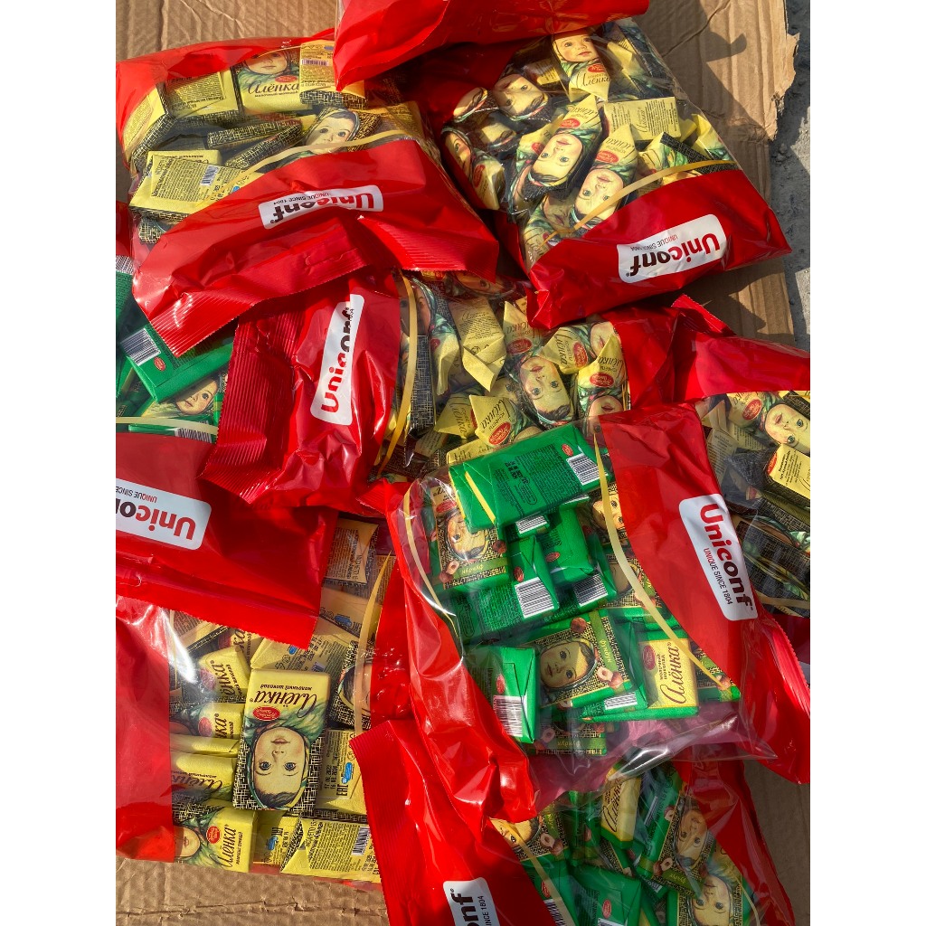 Combo 1000g Kẹo Socola nga Cô Bé Alenka/ Socola sữa truyền thống, Sữa hạt phỉ và Creme Brulee