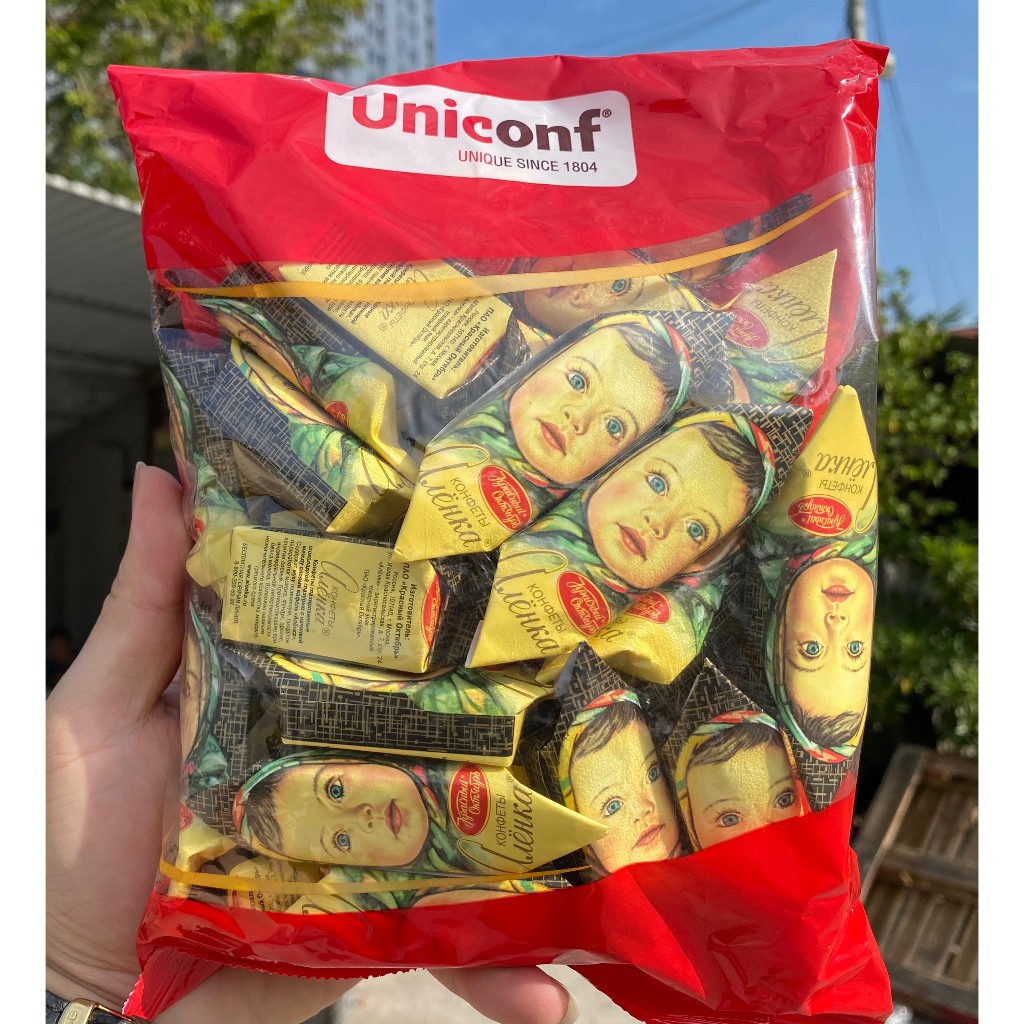 Combo 1000g Kẹo Socola nga Cô Bé Alenka/ Socola sữa truyền thống, Sữa hạt phỉ và Creme Brulee