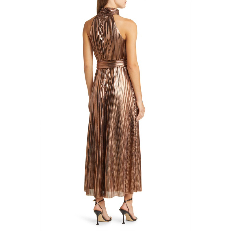 Eliza J nhủ xuất dư siêu siêu xịn.