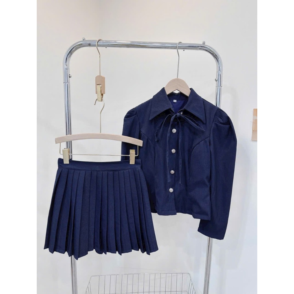 Set áo croptop tay phồng dài mix chân váy dập li xinh xinh