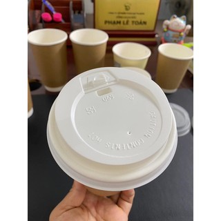 Nắp cốc pp đen trắng có nút bật phi 90