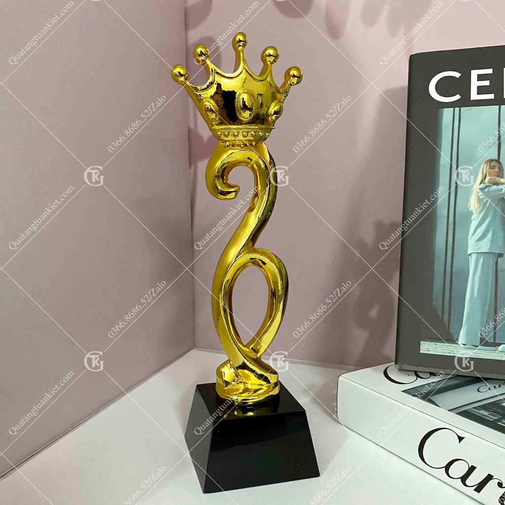 Cúp pha lê vương miện mạ vàng TK19