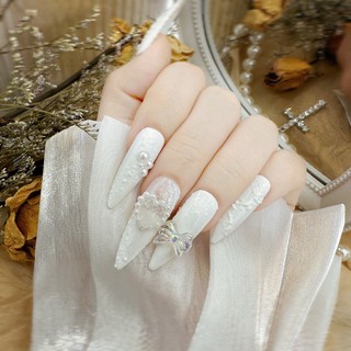 Nailbox thiết kế, móng tay giả màu trắng đính đá, tặng kèm keo dán dũa