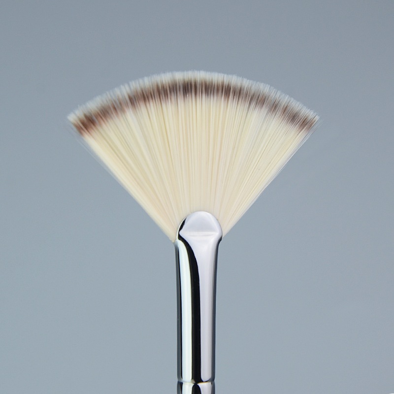 Cọ Trang Điểm Highlight Bắt sáng Hình Quạt KIYE Chuyên Dùng Cho Makeup chuyên nghiệp