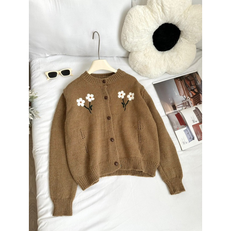 Áo khoác len khuy gỗ ngực thêu hoa 23'September Clothes