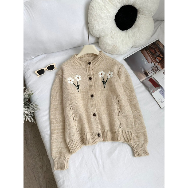 Áo khoác len khuy gỗ ngực thêu hoa 23'September Clothes
