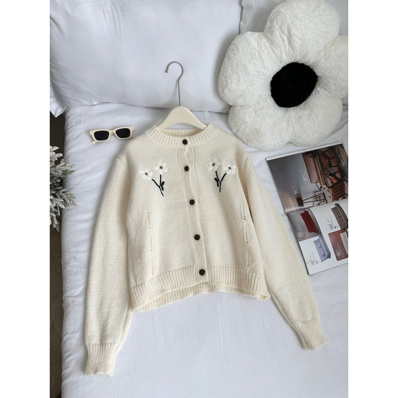Áo khoác len khuy gỗ ngực thêu hoa 23'September Clothes