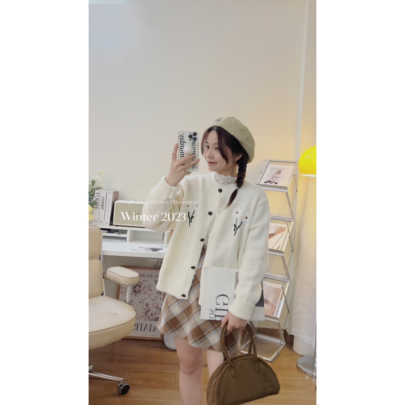 Áo khoác len khuy gỗ ngực thêu hoa 23'September Clothes