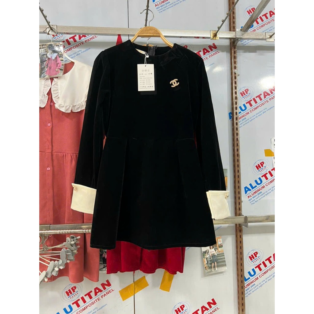 Váy Nhung Đen EVANIA Váy Nhung Nữ Trơn Dáng Suông Có Lót Trong Họa Tiết Phối Cổ Ống Tay Áo Trắng B295