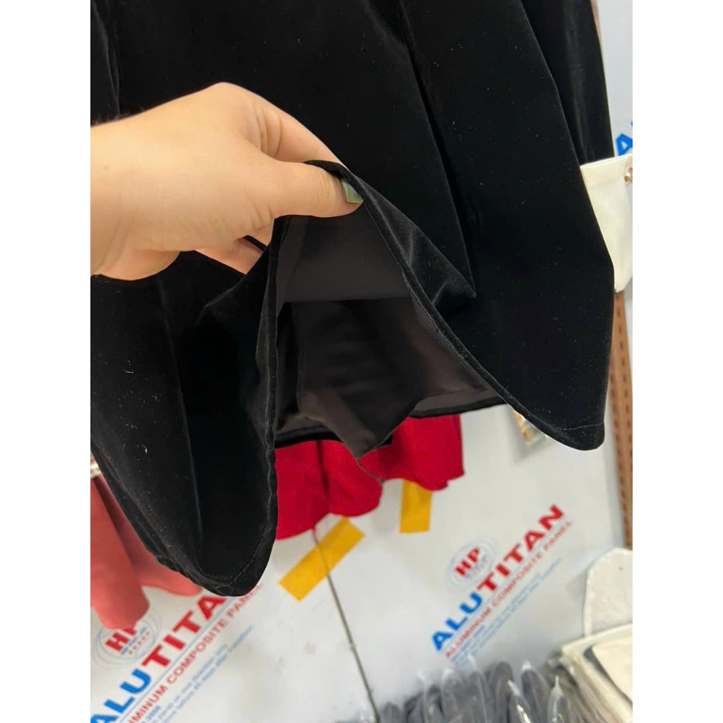 Váy Nhung Đen EVANIA Váy Nhung Nữ Trơn Dáng Suông Có Lót Trong Họa Tiết Phối Cổ Ống Tay Áo Trắng B295