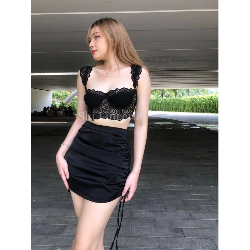 Áo dáng ngực ngang có gọng mặc 2 kiểu