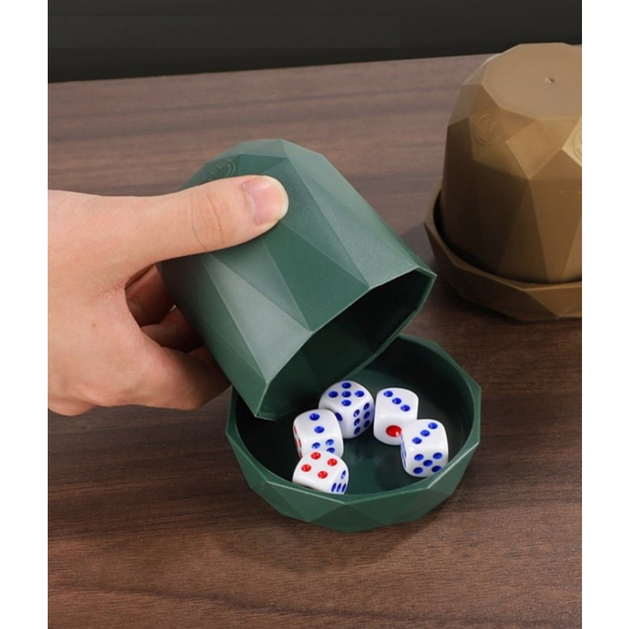 Bộ lắc xí ngầu xúc xắc bằng nhựa 1610A , đồ chơi cho quán karaoke, bar, beer club