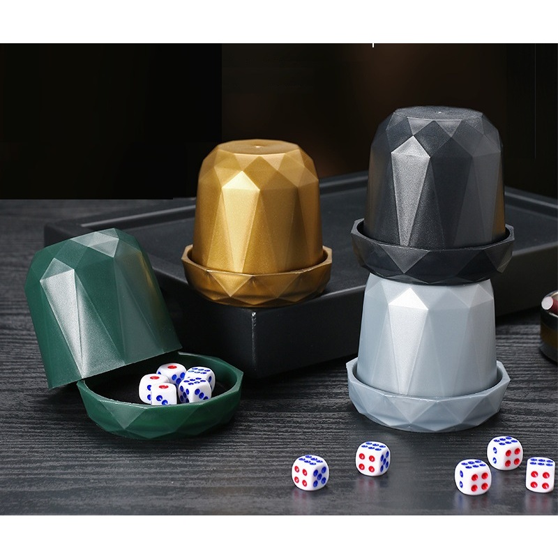 Bộ lắc xí ngầu xúc xắc bằng nhựa 1610A , đồ chơi cho quán karaoke, bar, beer club