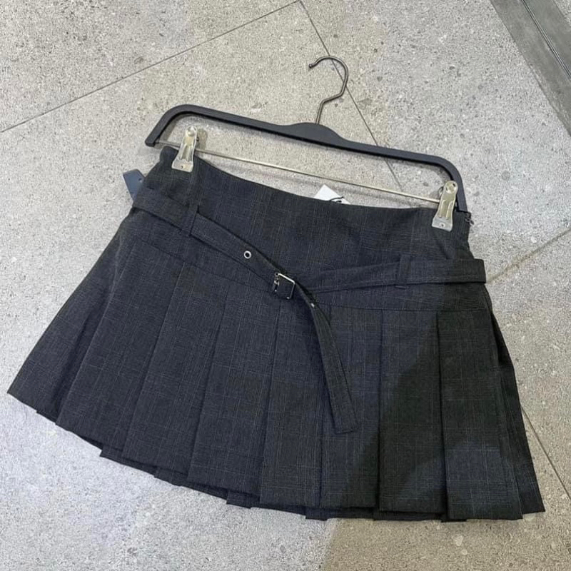 Chân váy xếp li kèm belt Za.ra