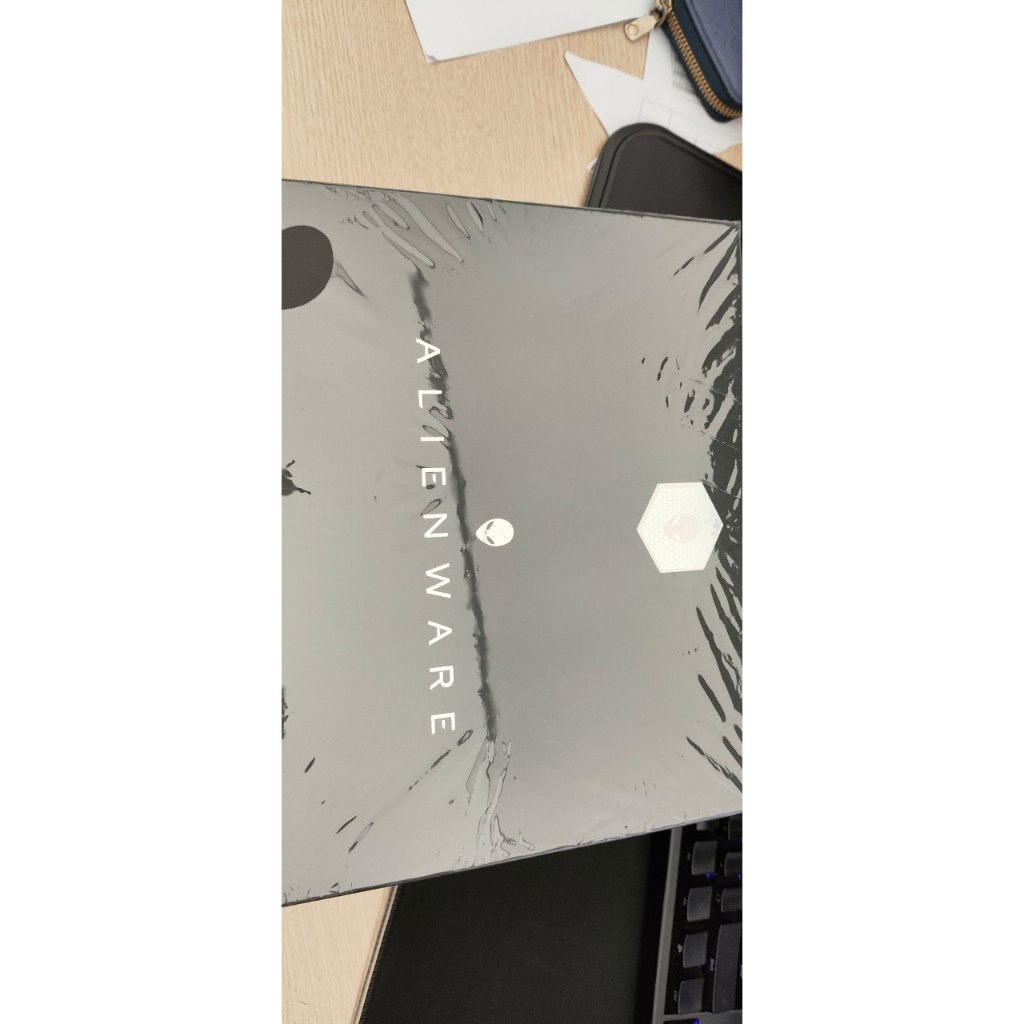 Mũ lưỡi trai Alienware