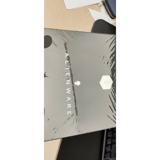 Mũ lưỡi trai Alienware