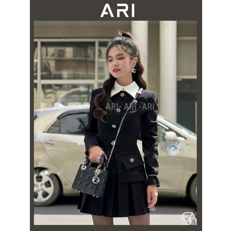 Set tiểu thư màu đen áo vest phối cổ trắng cúc đồng tay dài mix chân váy xếp ly ngắn tôn dáng sang chảnh - ARI SV47