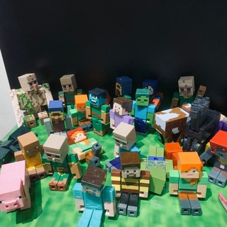 Random minifigure minecraft chất liệu nhựa pvc cao cấp, chịu lực tốt, sơn bền ko phai không gây độc hại