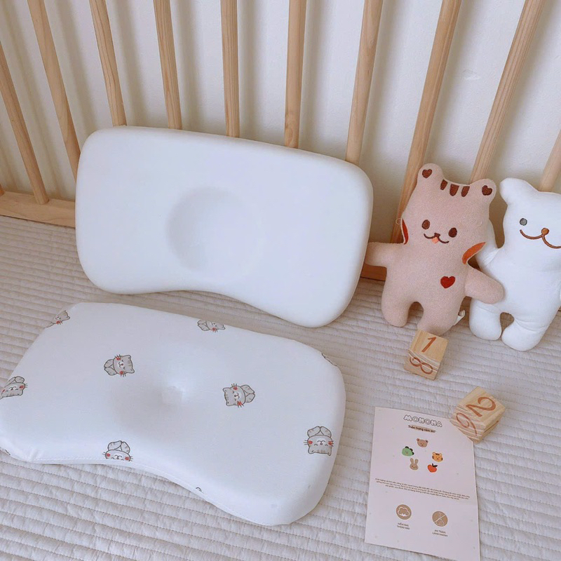Gối lõm chống bẹp đầu cao su non Monona hình gấu dành cho bé từ sơ sinh, chất liệu cotton co giãn thấm hút tốt