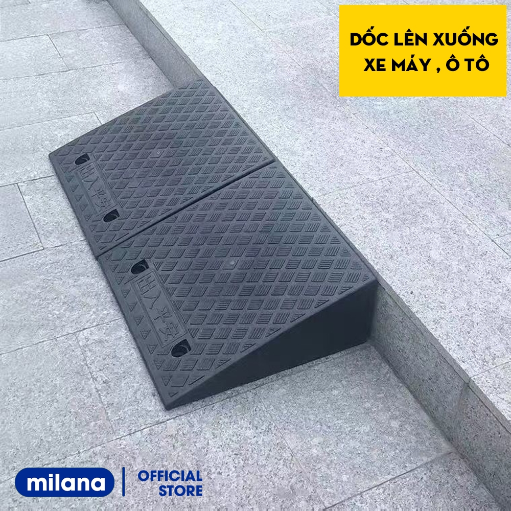 Dốc bục lên xuống xe máy, xe hơi bằng nhựa hình tam giác, Cầu dắt xe máy lên xuống bậc thềm chất liệu PVC bền bỉ