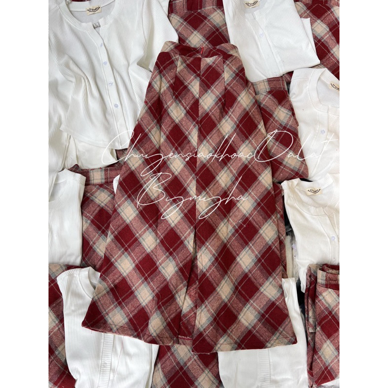 SET ÁO GÂN TRẮNG - CHÂN VÁY CARO ĐỎ