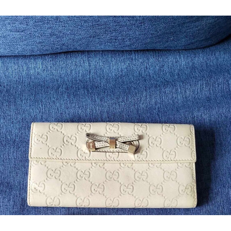 Thanh lý ví Gu Xì auth