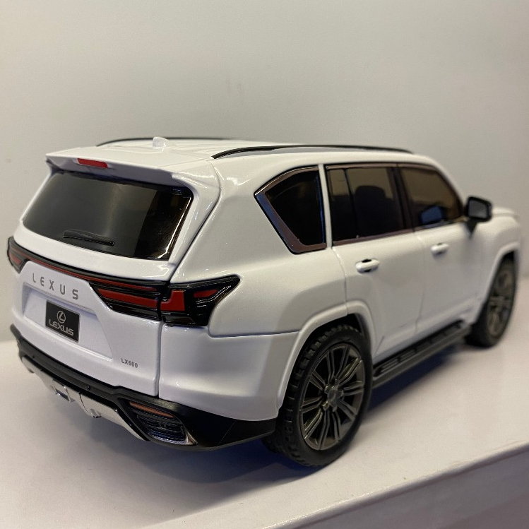 Mô hình tĩnh đồ chơi siêu xe ô tô Lexus Lx600 tỷ lệ 1:24 bằng hợp kim cao cấp có đèn led, còi giá thành rẻ nhất Việt Nam
